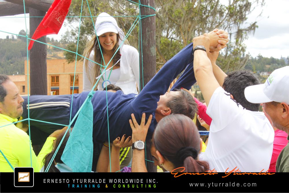 Bogotá Team Building Colombia Talleres de Cuerdas Bajas | Team Building Empresarial para el desarrollo de equipos de trabajo
