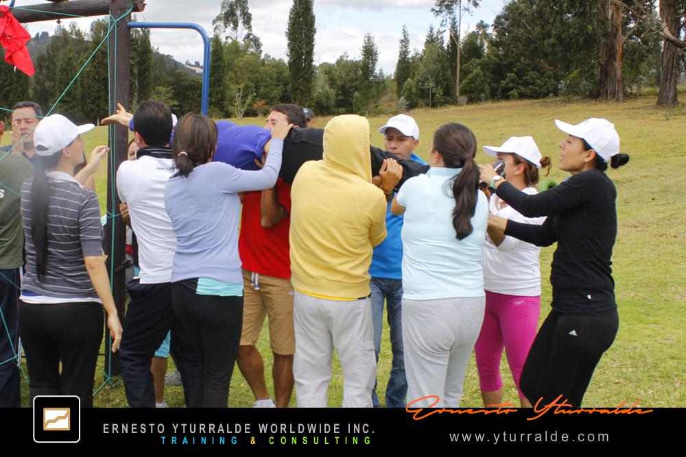 Bogotá Team Building Colombia Talleres de Cuerdas Bajas | Team Building Empresarial para el desarrollo de equipos de trabajo